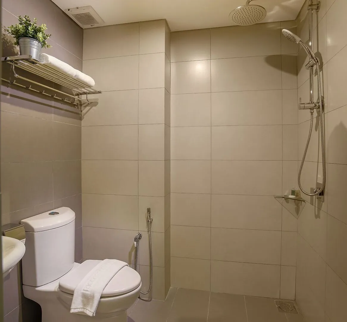 Riccarton Capsule Hotel Kuala Lumpur